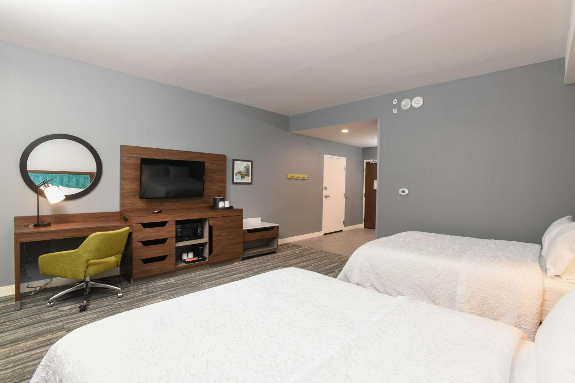 Hampton Inn & Suites Cincinnati Liberty Township West Chester Exterior photo