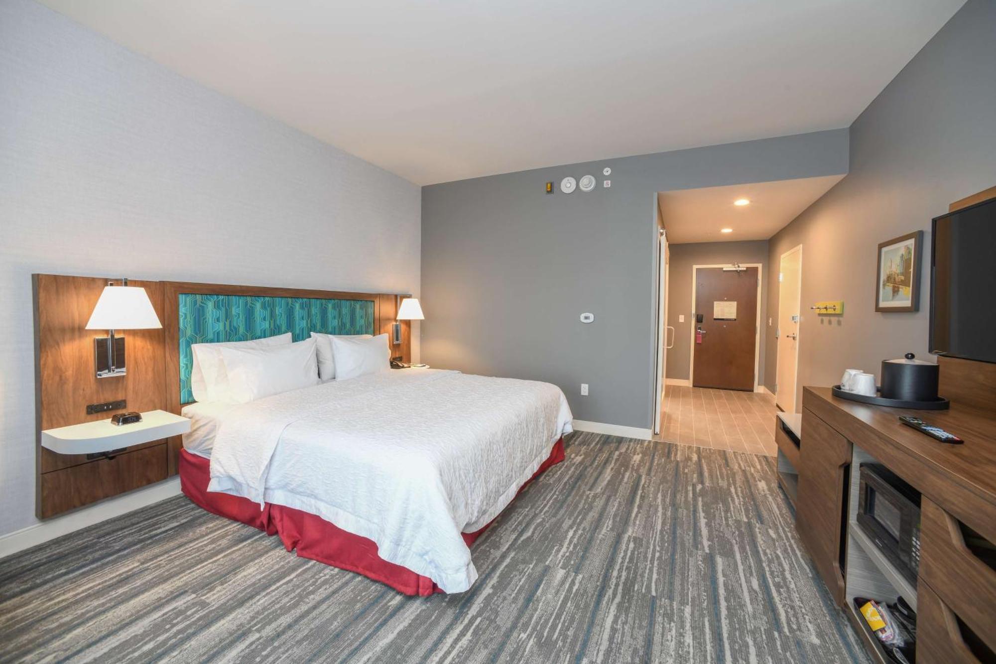 Hampton Inn & Suites Cincinnati Liberty Township West Chester Exterior photo