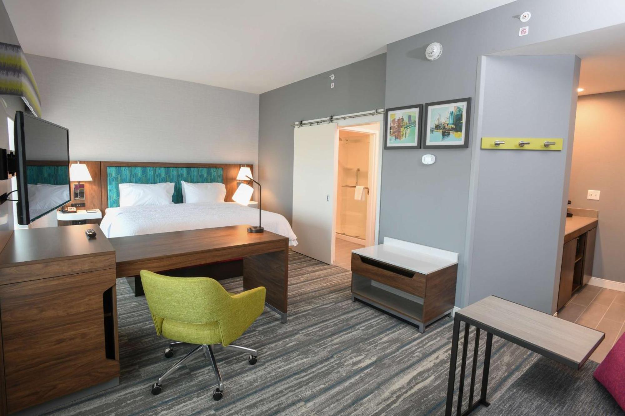 Hampton Inn & Suites Cincinnati Liberty Township West Chester Exterior photo