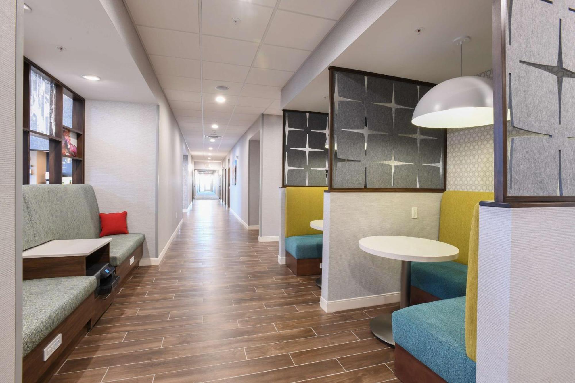 Hampton Inn & Suites Cincinnati Liberty Township West Chester Exterior photo