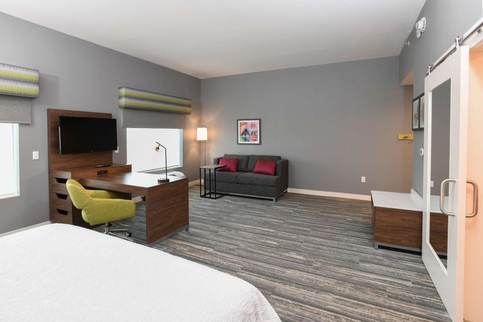 Hampton Inn & Suites Cincinnati Liberty Township West Chester Exterior photo