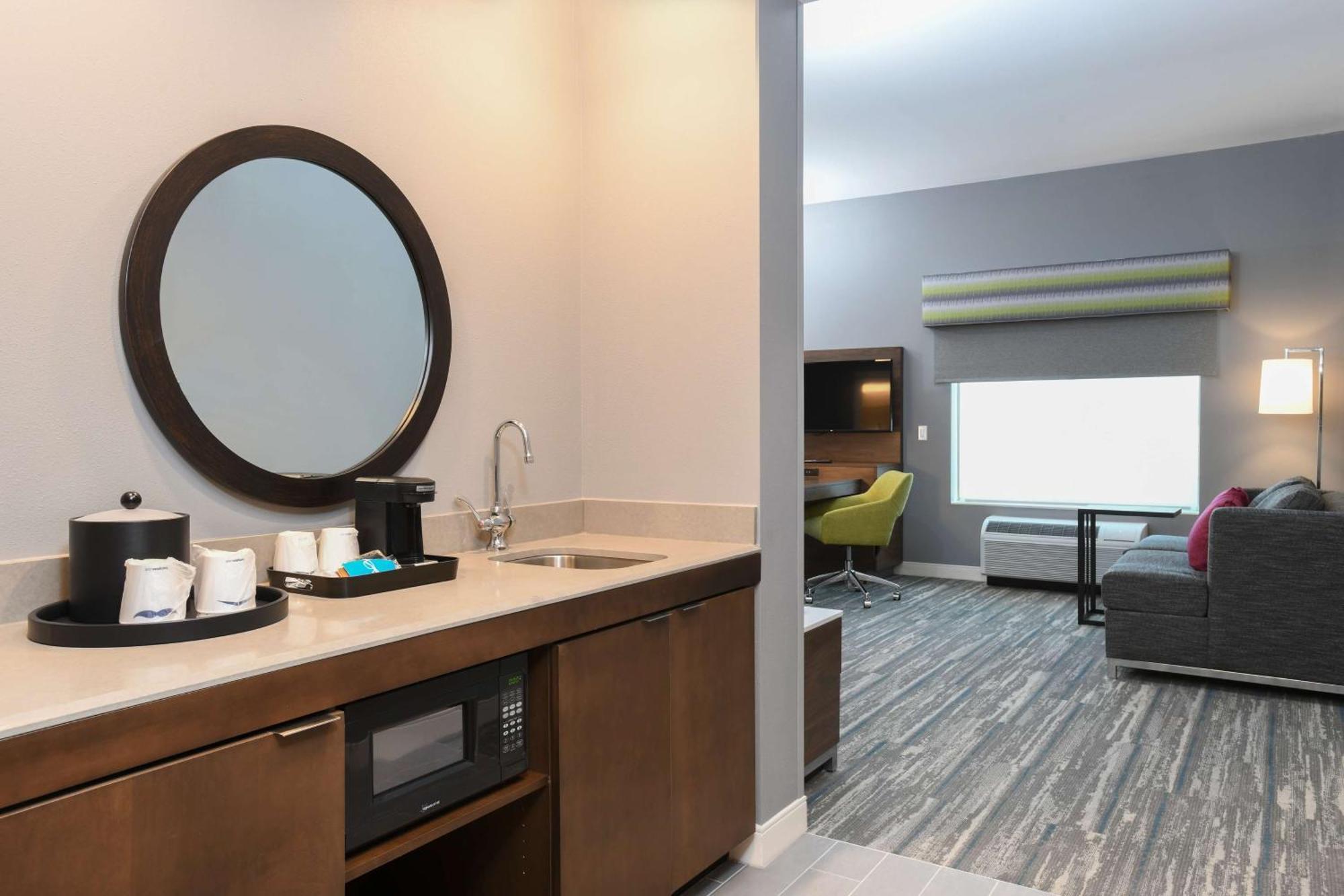 Hampton Inn & Suites Cincinnati Liberty Township West Chester Exterior photo