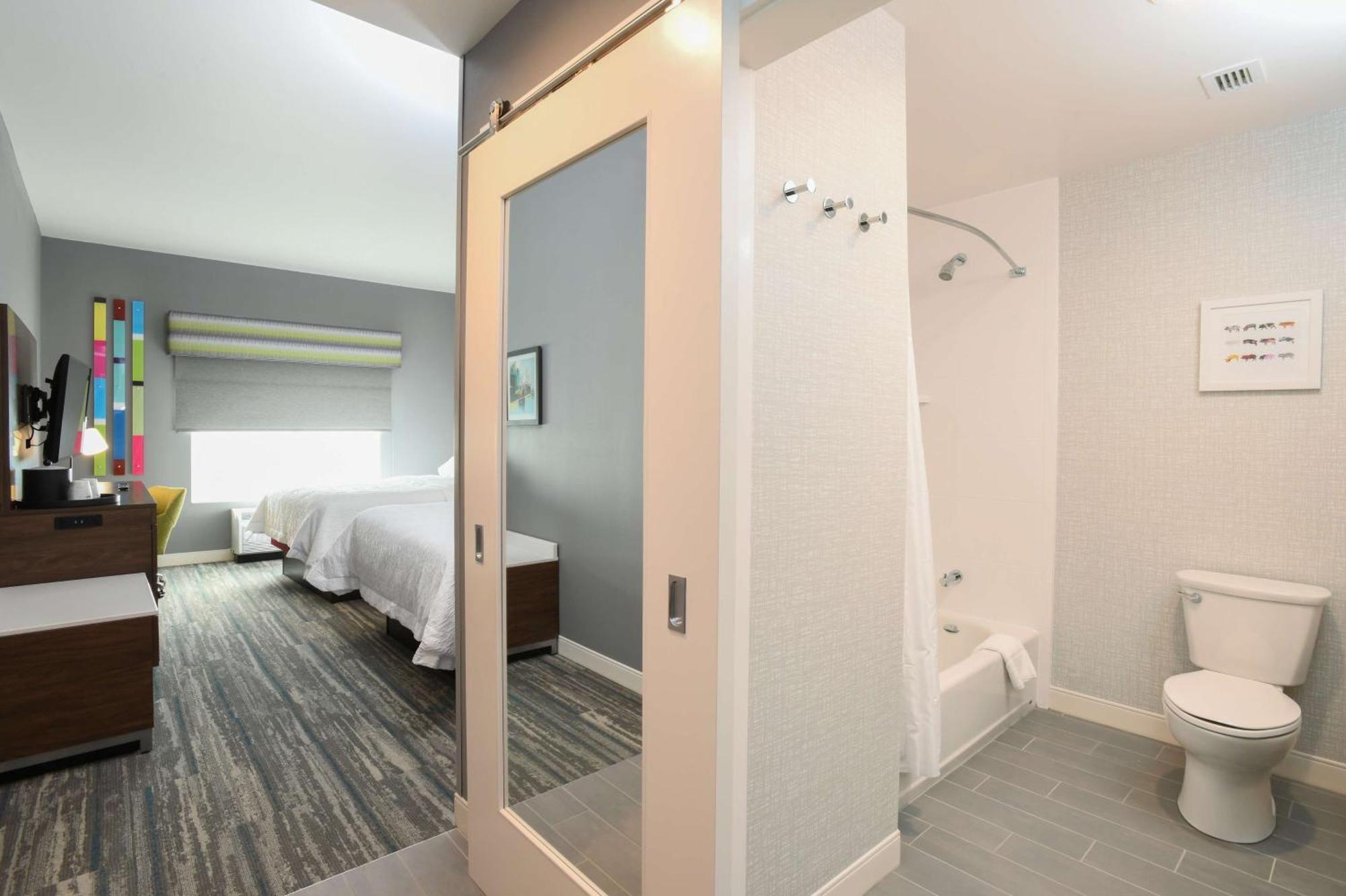 Hampton Inn & Suites Cincinnati Liberty Township West Chester Exterior photo